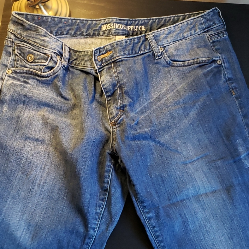 Mossimo Junior's size 15 capris must go by 10/31 or being donated